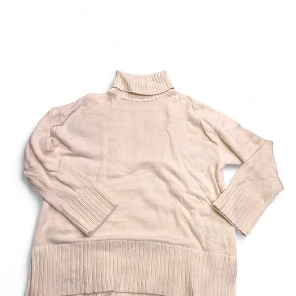 Old Navy Sweaters - Old Navy Cream Turtleneck Sweater Size L